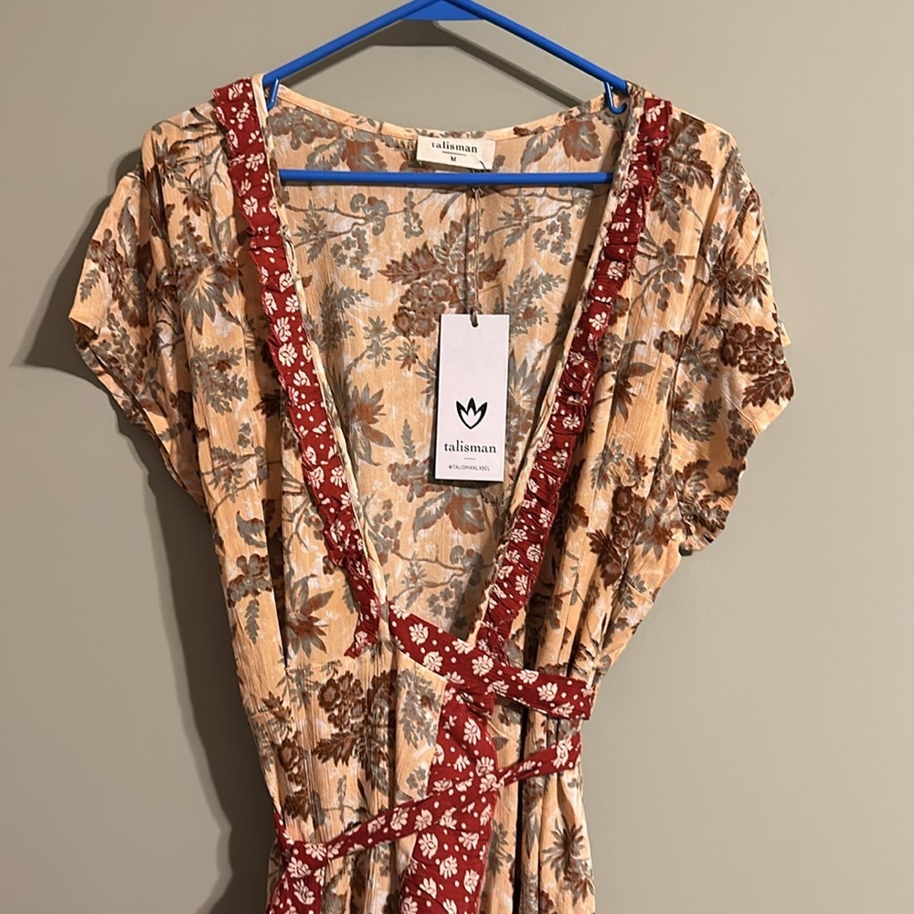 Floral Wrap Dress with Red Accents - Picture 4 of 7